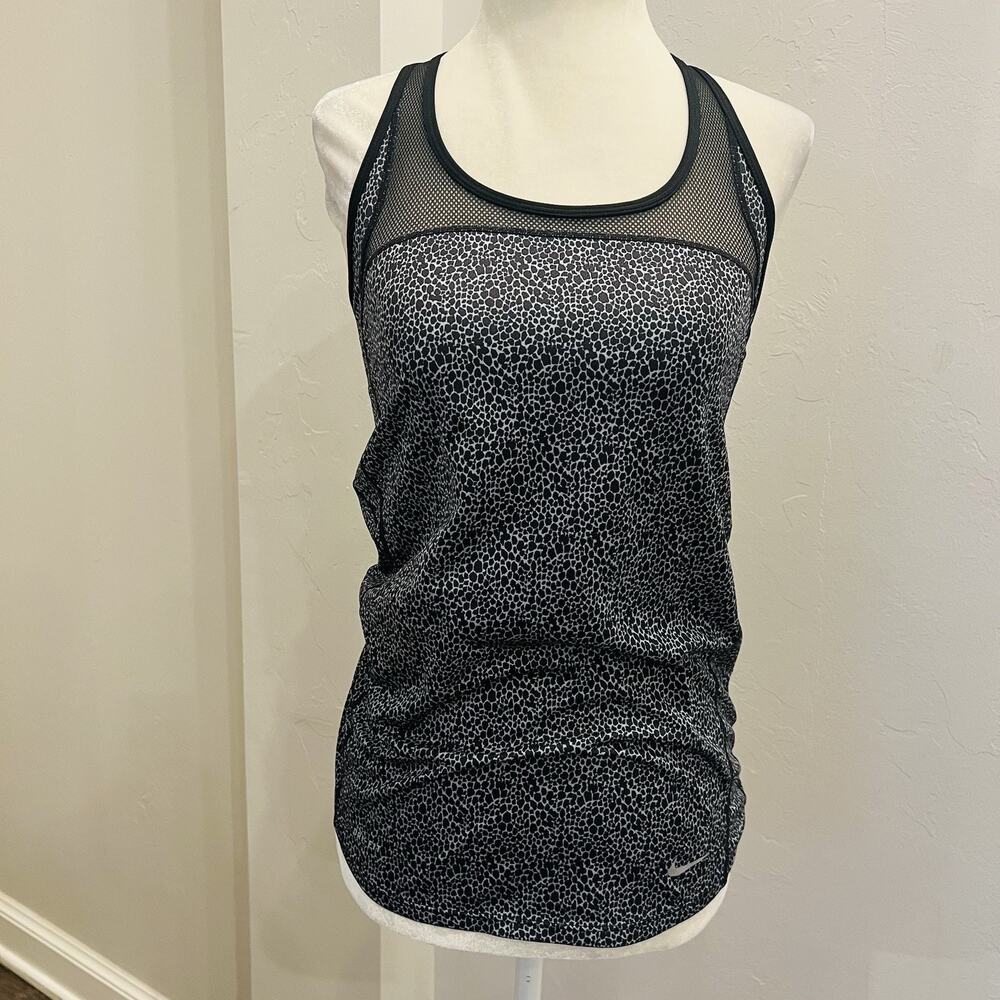 Nike Tank Top Womenโs XS Multi Dri Fit Panel Twist Racerback Athletic (A0128)